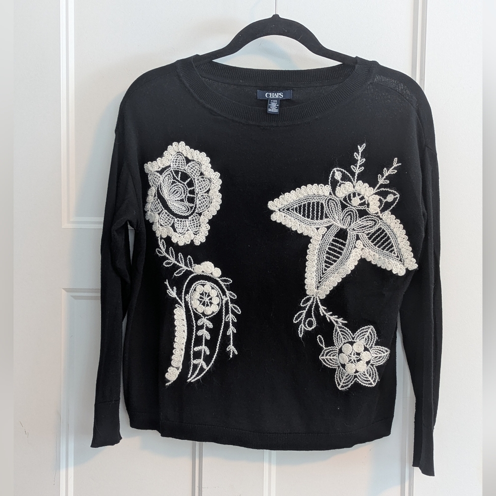 Chaps Ralph Lauren Black Sweater with White Floral Embroidery. Size MP.